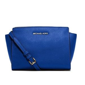 Michael Kors Selma Crossbody - Saffiano leather w/ gold hardware